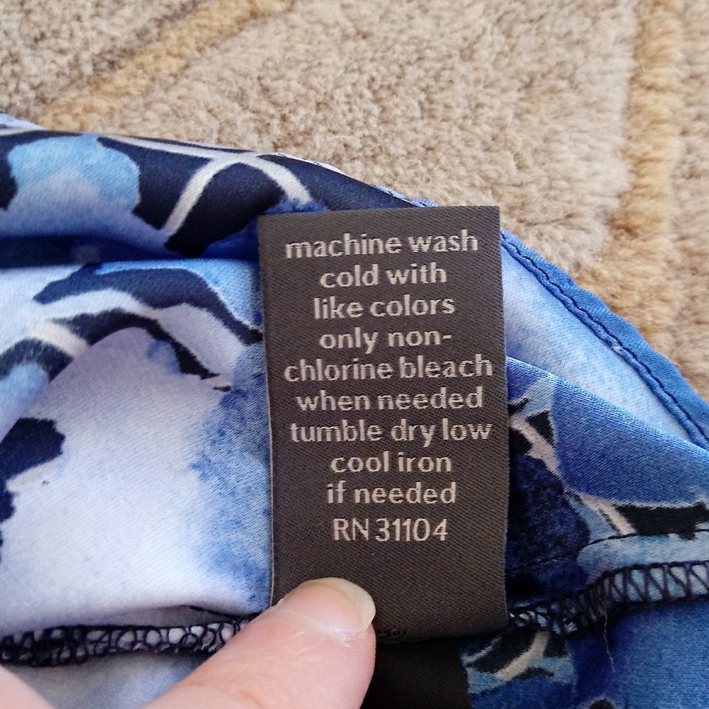 ❇ NWT ❇ The Limited 'Diffused Floral' Top - Picture 6 of 8